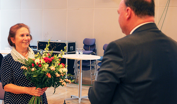 „Zauberkräfte am Klavier“: Prof. Larissa Kondratjewa wurde in den Ruhestand verabschiedet – nach 40 Jahren Lehrtätigkeit an der Hochschule „Zauberkräfte am Klavier“: Prof. Larissa Kondratjewa wurde in den Ruhestand verabschiedet – nach 40 Jahren Lehrtätigkeit an der Hochschule
