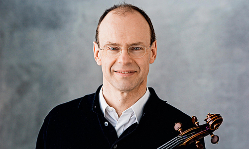 Vorbereitung auf Lunchkonzert: Ulrich Knörzer, Bratschist der Berliner Philharmoniker, gibt Meisterkurs am Musikgymnasium 