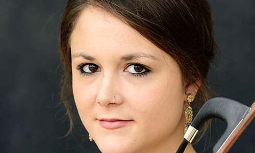 „Ausgereifte Musikalität“: Weimarer Studentin Franziska Rau gewann das Probespiel als Solo-Kontrabassistin der Magdeburgischen Philharmonie 