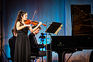  Carla Marrero Martínez spielt auf der Violine die Fantasie C-Dur für Violine und Klavier D 934 von Franz Schubert