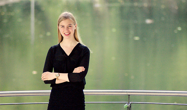Versiertes Improvisationstalent: Der Franz-Liszt-Preis 2020 geht an die Weimarer Kirchenmusikstudentin Julia Raasch Versiertes Improvisationstalent: Der Franz-Liszt-Preis 2020 geht an die Weimarer Kirchenmusikstudentin Julia Raasch