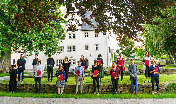 Für besondere Leistungen und Engagement: Die Hochschule für Musik FRANZ LISZT Weimar vergibt 36 Deutschland-Stipendien Für besondere Leistungen und Engagement: Die Hochschule für Musik FRANZ LISZT Weimar vergibt 36 Deutschland-Stipendien