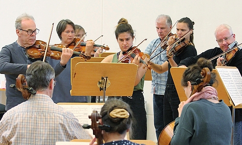 Romantische Serenaden: Professor*innen der Weimarer Musikhochschule spielen mit exzellenten Kolleg*innen und Alumni