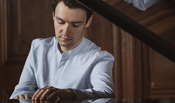 „Mozart singen lassen“: Drei Fragen an Florian Glemser, Solist im Hochschulsinfoniekonzert in der Weimarhalle „Mozart singen lassen“: Drei Fragen an Florian Glemser, Solist im Hochschulsinfoniekonzert in der Weimarhalle
