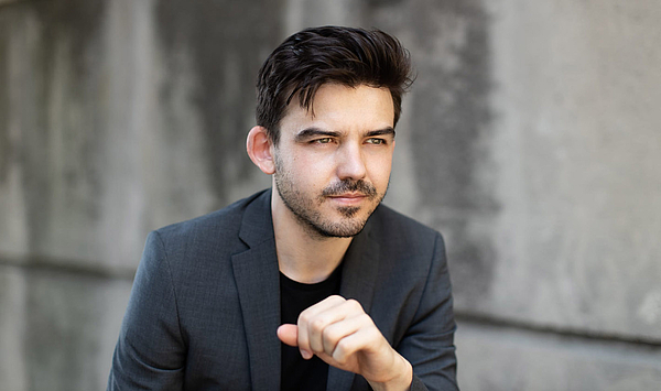 Weimarer Dirigentenschmiede: Masterstudent Harry Ogg gewinnt 3. Preis bei „The Mahler Competition“ in Bamberg Weimarer Dirigentenschmiede: Masterstudent Harry Ogg gewinnt 3. Preis bei „The Mahler Competition“ in Bamberg