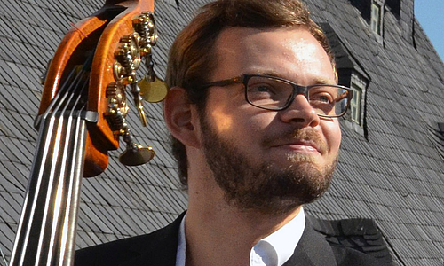 Neu im „Zugvogel“-Orchester: Weimarer Student Christoph Haaß wird Solo-Kontrabassist der Staatsphilharmonie Rheinland-Pfalz