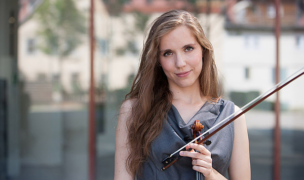 „Prägende Momente“: Drei Fragen an die Geigerin Ute Klemm, Solistin des Sinfoniekonzerts des Hochschulorchesters in der Weimarhalle „Prägende Momente“: Drei Fragen an die Geigerin Ute Klemm, Solistin des Sinfoniekonzerts des Hochschulorchesters in der Weimarhalle