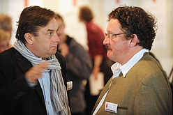 Man hat sich Vieles zu erzählen.