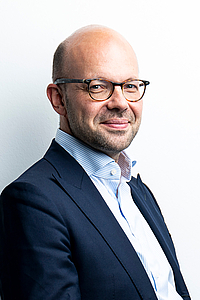 Dr. Jens Ewen Dr. Jens Ewen