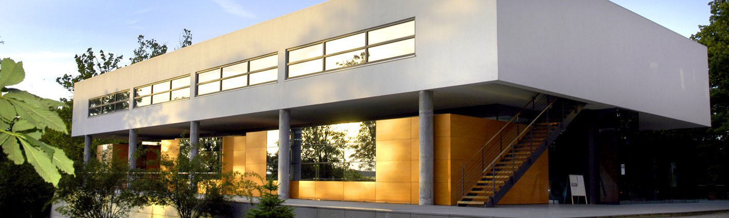 The picture shows a modern building.