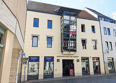 The picture shows a modern building.