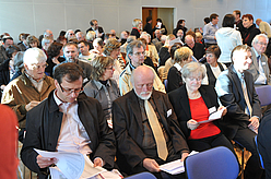 Der Festsaal war bis auf den letzten Platz besetzt.
