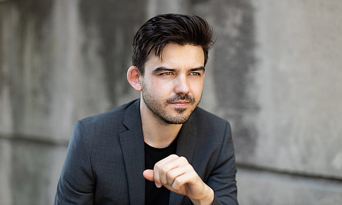 Weimarer Dirigentenschmiede: Masterstudent Harry Ogg gewinnt 3. Preis bei „The Mahler Competition“ in Bamberg 