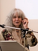 Prof. Dr. Claudia Maurer Zenck (Hamburg) hält das Referat "Mit der Geige ins KZ. Verfolgte Sinti- und Roma- MusikerInnen"