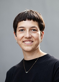 Dr. Lisa Schön Dr. Lisa Schön