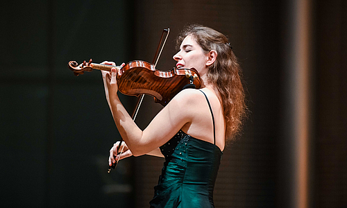 Familiäres Quartett: Die neue Weimarer Geigenprofessorin Kathrin ten Hagen spielt ihr Antrittskonzert im Festsaal Fürstenhaus