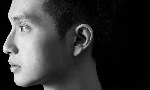 Schumann hoch drei: Ausgezeichneter chinesischer Pianist spielt Preisträger-Soiree im Musikgymnasium Schloss Belvedere 