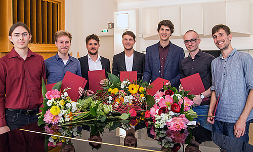 Ohne Ellbogen: Marc Herwig gewinnt den 14. Bundeswettbewerb Schulpraktisches Klavierspiel GROTRIAN-STEINWEG