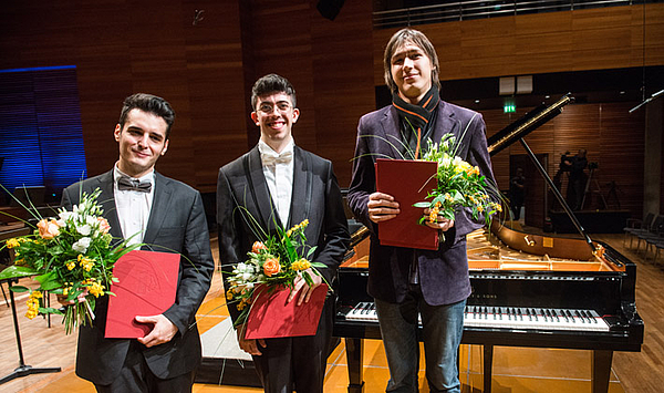 Fulminanter Totentanz: Anton Yashkin gewinnt den 9. Internationalen FRANZ LISZT Klavierwettbewerb Weimar – Bayreuth Fulminanter Totentanz: Anton Yashkin gewinnt den 9. Internationalen FRANZ LISZT Klavierwettbewerb Weimar – Bayreuth
