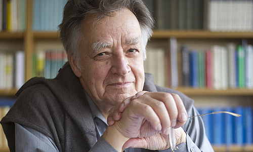 Produktiver Grenzgänger: Die Hochschule für Musik gratuliert ihrem Ehrensenator Prof. Dr. Gülke zu seinem 85. Geburtstag