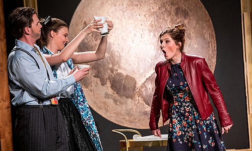 „Il mondo della luna“: Joseph Haydns Reise zum Mond als Debüt-Inszenierung der Musiktheater-Professorin Stephanie Koch
