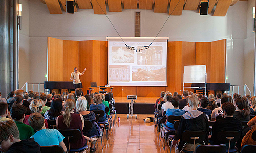 Erfolgreicher Campustag der Kinderuniversität Weimar: Rund 450 Schülerinnen und Schüler besuchten vielfältige Vorlesungen